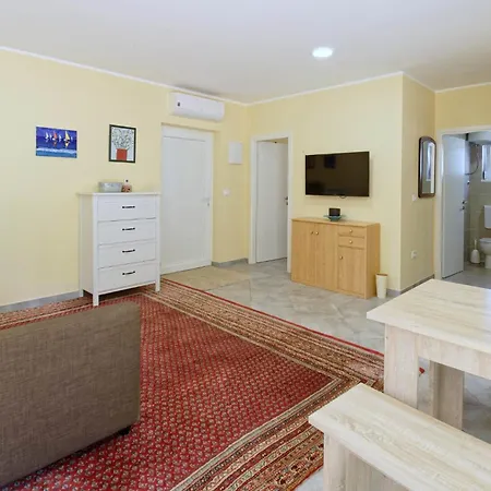 Sara By Rent Istria Апартаменты Kukci