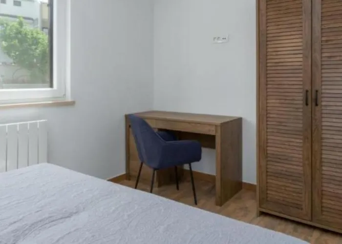 Sara 아파트 로비니